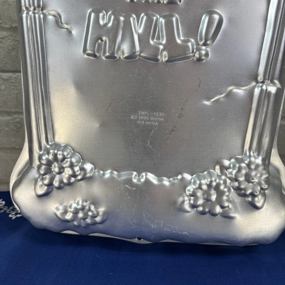 Wilton Over The Hill Tombstone Cake Pan 2105-1237 Vintage 1995 Aluminum Pan